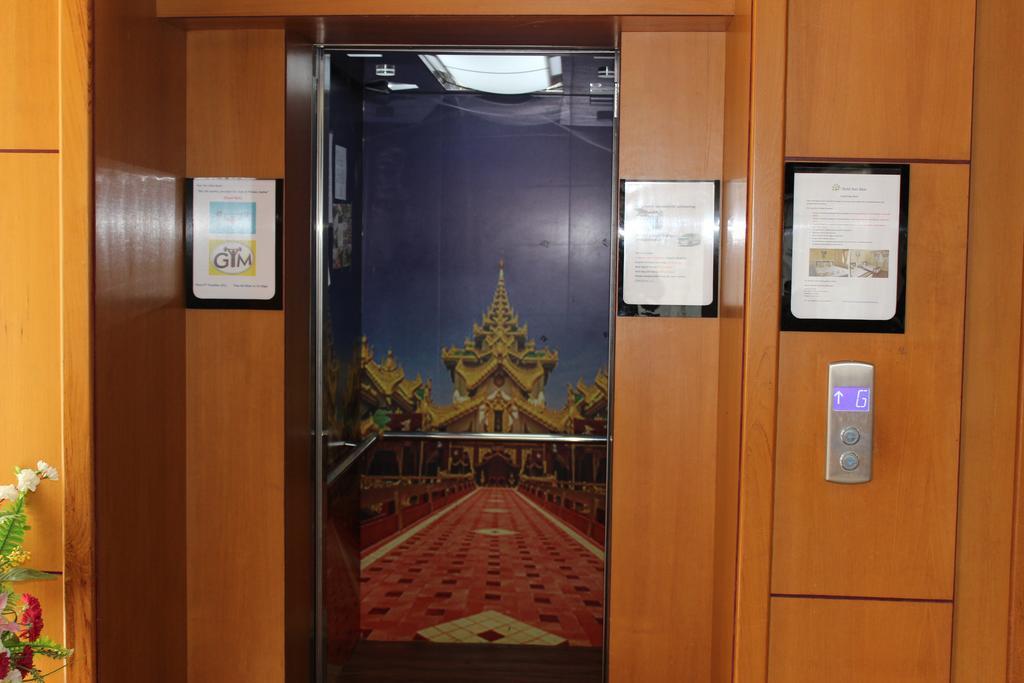 Hotel Kan Kaw Yangon Exterior photo